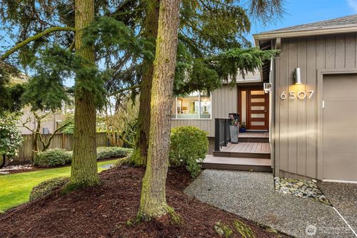 6507 113th Ave Ne, Kirkland, WA, 98033-7105 | Card Image
