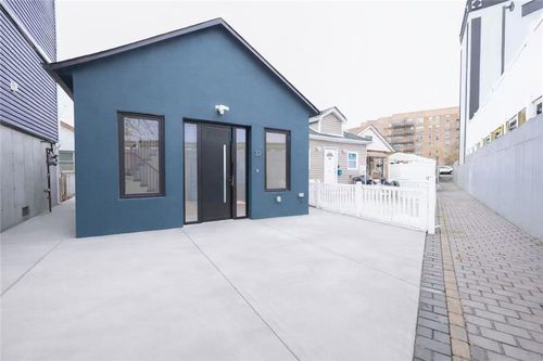 32 Lincoln Ter, Brooklyn, NY, 11235-2217 | Card Image