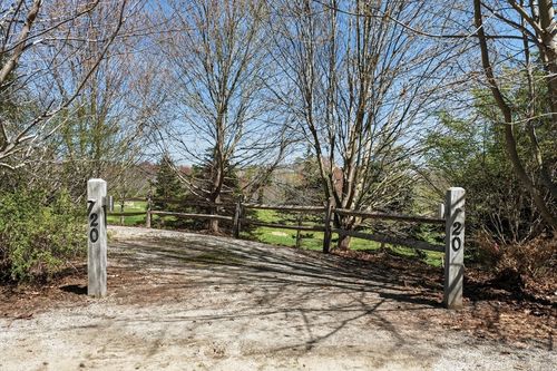 20 Garden St, West Newbury, MA, 01985-1712 | Card Image
