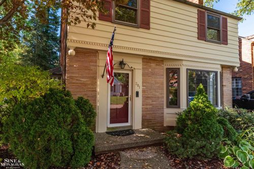 201 Mcmillan Rd, Grosse Pointe Farms, MI, 48236-3509 | Card Image