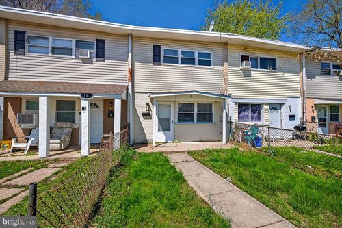 8 Thorn Ct, NEW CASTLE, DE, 19720-2150 | Card Image