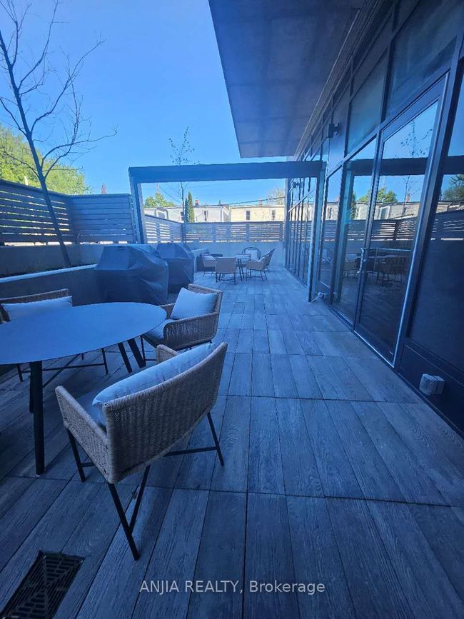 207 - 2369 Danforth Ave, Condo with 1 bedrooms, 1 bathrooms and null parking in Toronto ON | Image 6