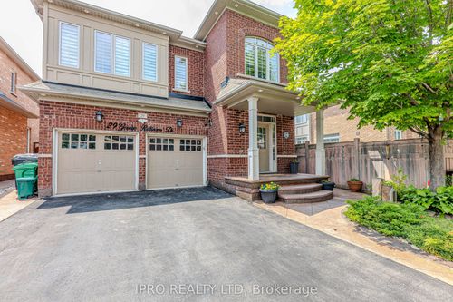 29 George Robinson Dr, Brampton, ON, L6Y2M7 | Card Image