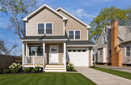 354 Jastram St, Providence, RI, 02908-2136 | Card Image