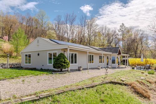 8 Horizon Rd, Cornwall, NY, 12518-1817 | Card Image