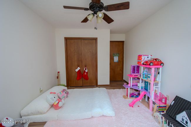 9010 Green Garden Ct, House other with 3 bedrooms, 2 bathrooms and null parking in Louisville KY | Image 36