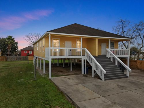 533 12th St, San Leon, TX, 77539-9774 | Card Image