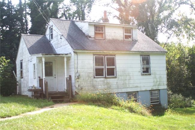 View of front of property featuring a front yard | Image 6