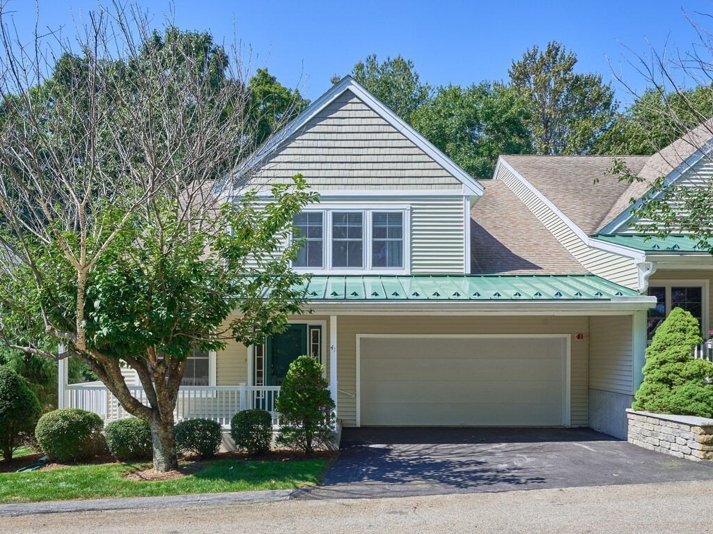 Blossom Sq, Holden, MA 01520