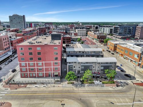 apt-5-725 R St, Lincoln, NE, 68508-1320 | Card Image