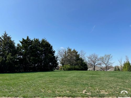 121 N Wilderness Way, Lawrence, KS, 66049-7506 | Card Image