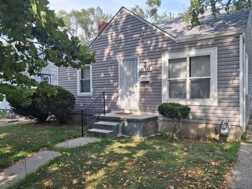 19732 Glastonbury Road, Detroit, MI, 48219 | Card Image
