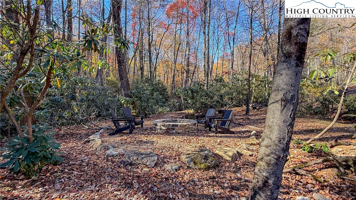 Land in Deep Gap