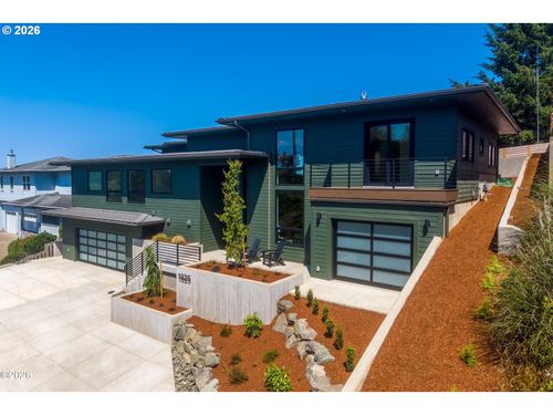 1025 Ne 7th Dr, Newport, OR, 97365-2515 | Card Image