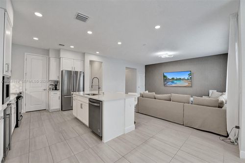 1033 Eucalyptus Dr, Hollywood, FL, 33021-7052 | Card Image