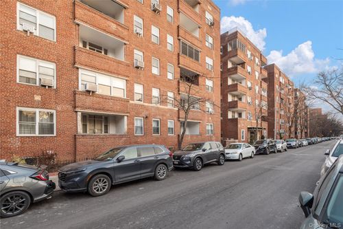 4d-34-41 85th St, Jackson Heights, NY, 11372-3207 | Card Image