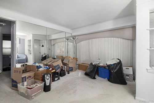 9609 Stout St, Detroit, MI, 48228-1590 | Card Image