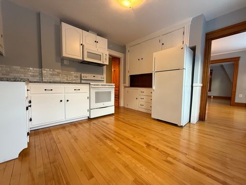 2-58 Oxford St N, Auburn, MA, 01501-1725 | Card Image