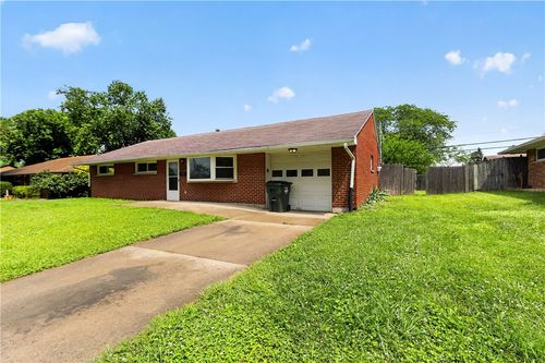 1855 Mattis Dr, West Carrollton, OH, 45439-2609 | Card Image