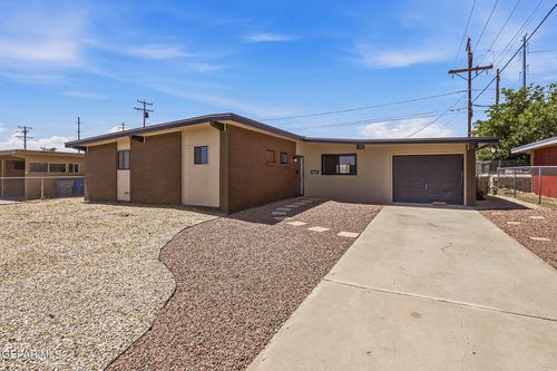 9425 Gschwind St, El Paso, TX, 79924-5826 | Card Image