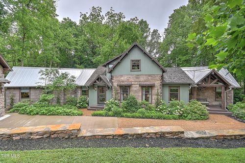 435 Whitehead Rd, Bluff City, TN, 37618-2554 | Card Image