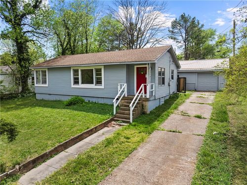 808 Beverly Dr, Harrison, AR, 72601-6016 | Card Image