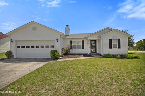 200 Essex Ct, Richlands, NC, 28574-7414 | Card Image