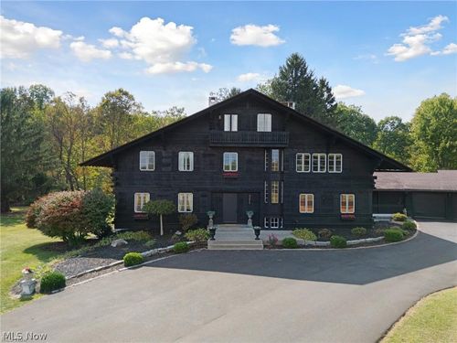 550 Warner Rd Se, Brookfield, OH, 44403-9704 | Card Image