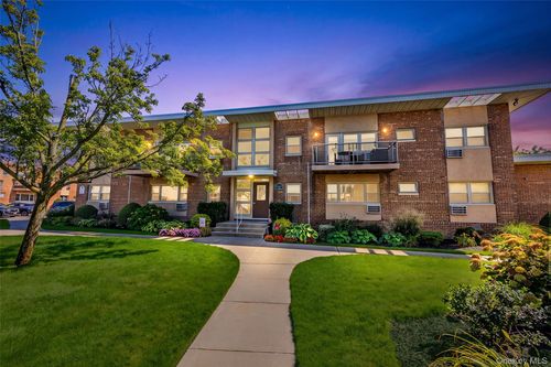 building-2-unit-c1-4 Rose St, Oceanside, NY, 11572-2802 | Card Image