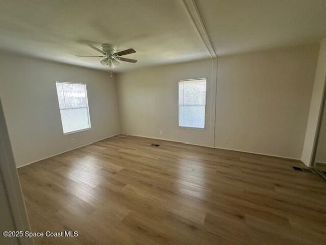 Large master bedroom | Image 15