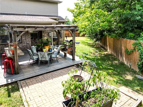 1905 W Countryside Ln, Rogers, AR, 72758-4988 | Card Image