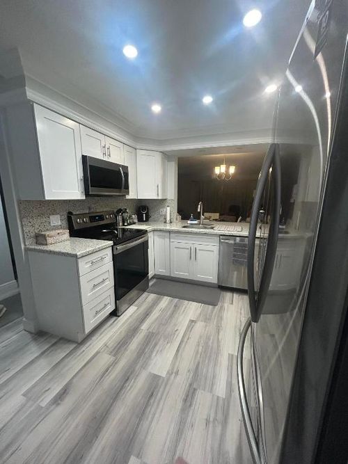 204-7006 Huntington Ln, Delray Beach, FL, 33446-2504 | Card Image