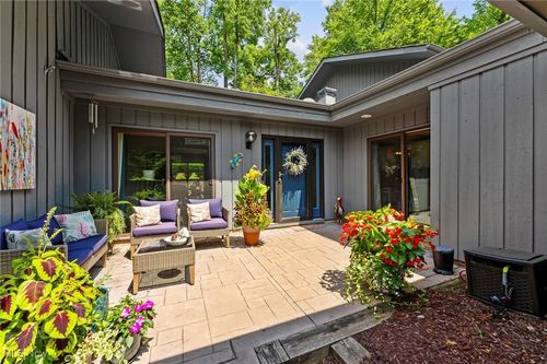 500 Russet Woods Ln, Aurora, OH, 44202-9112 | Card Image