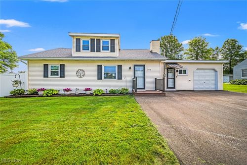 2716 Russell Rd, Ashtabula, OH, 44004-9752 | Card Image