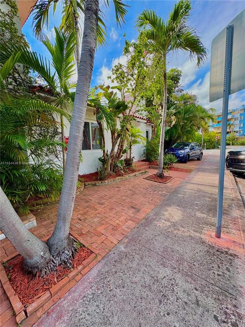 b-630 79th St, Miami Beach, FL, 33141-1915 | Card Image