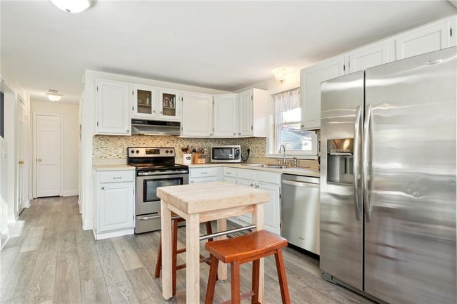 29 Wake Robin Trl, House other with 2 bedrooms, 2 bathrooms and 3 parking in Saunderstown RI | Image 5