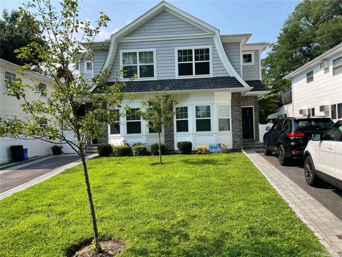 a-9 Mohegan Ave, Port Washington, NY, 11050-2009 | Card Image