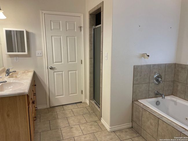 165 Broken Spur Dr, House other with 4 bedrooms, 2 bathrooms and null parking in Mountain Home TX | Image 8