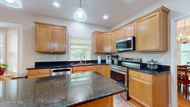 17 Lavender Dr, House other with 4 bedrooms, 5 bathrooms and 2 parking in Whispering Pines NC | Image 23
