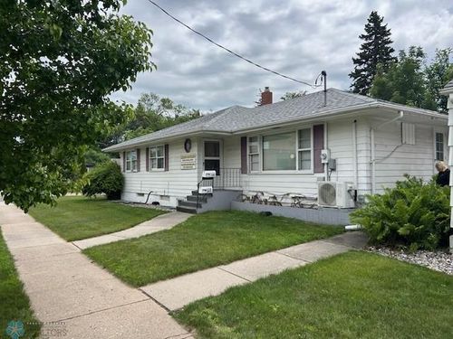 1115 9th Ave S, Moorhead, MN, 56560-2938 | Card Image
