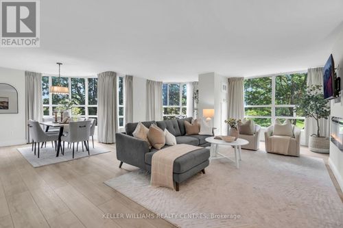204-7905 Bayview Avenue, Markham (Aileen-Willowbrook), ON, L3T7N3 | Card Image