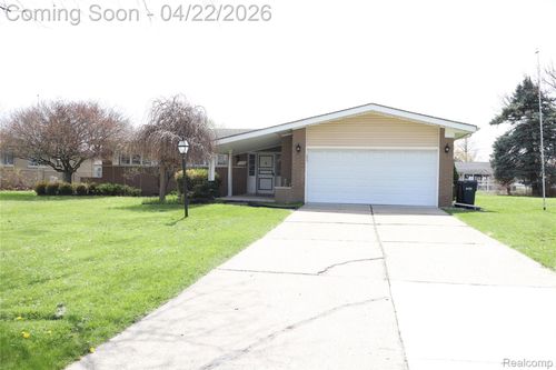 11114 Greendale Dr, Sterling Heights, MI, 48312-2805 | Card Image