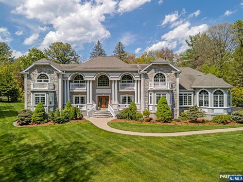 17 Constitution Ave, Succasunna, NJ, 07876-1063 | Card Image