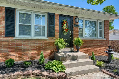 1101 N Helfrich Ave, Evansville, IN, 47720-6220 | Card Image