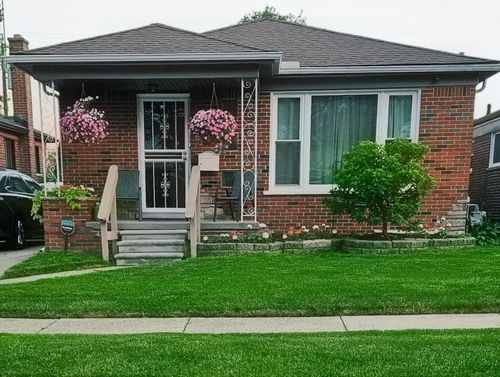 6828 Iowa St, Hamtramck, MI, 48212-1452 | Card Image