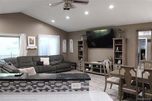 27936 Hiller St, Harrison Township, MI, 48045-2620 | Card Image