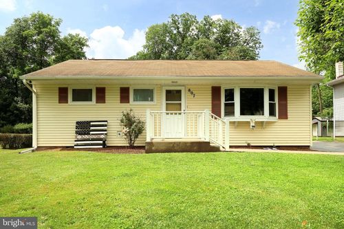 807 Brookside Dr, BOALSBURG, PA, 16827-1522 | Card Image