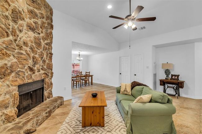 9410 Chapel Pine Ct, House other with 4 bedrooms, 2 bathrooms and 2 parking in Spring TX | Image 6