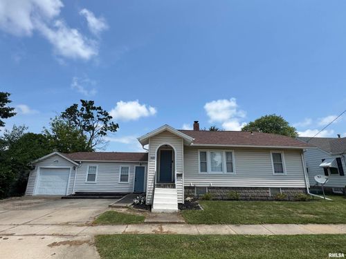 839 E Fremont St, Galesburg, IL, 61401-2950 | Card Image