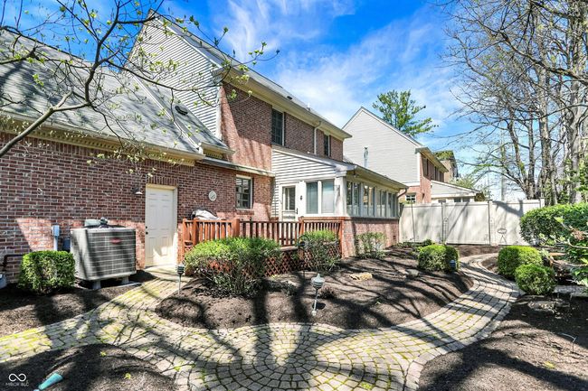 13587 Kensington Pl, Townhouse with 2 bedrooms, 3 bathrooms and null parking in Carmel IN | Image 57